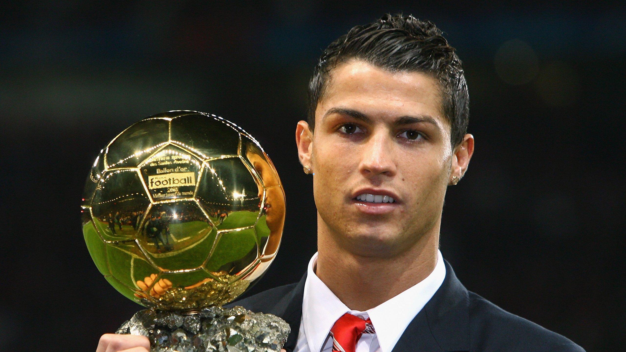  爱游戏官网：官方宣布，水晶宫后卫理查兹荣膺2025年美国最佳男子球员