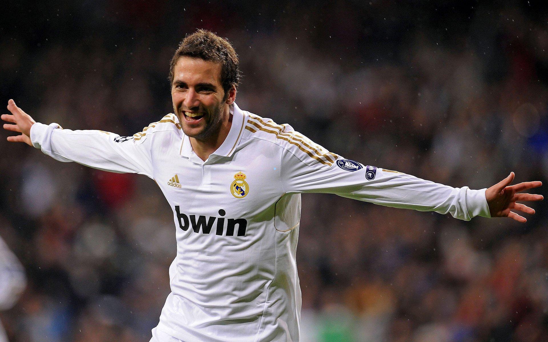  体育赛事-曼城6000万欧签下中场新核尼科·冈萨雷斯，巴萨低价放走瑰宝追悔莫及